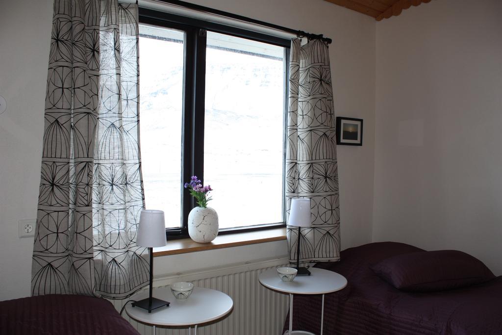 Guesthouse Gimbur Reykjarholl Δωμάτιο φωτογραφία