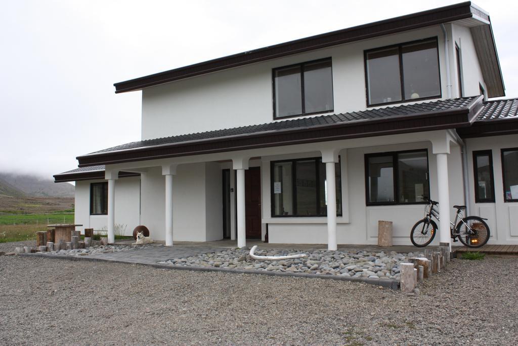 Guesthouse Gimbur Reykjarholl Εξωτερικό φωτογραφία