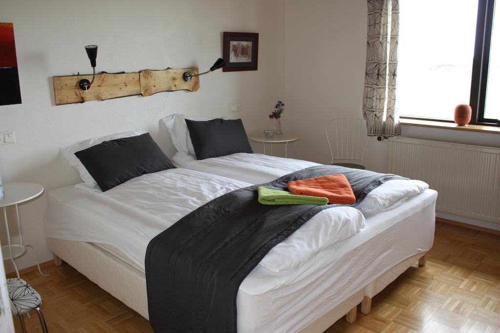 Guesthouse Gimbur Reykjarholl Εξωτερικό φωτογραφία