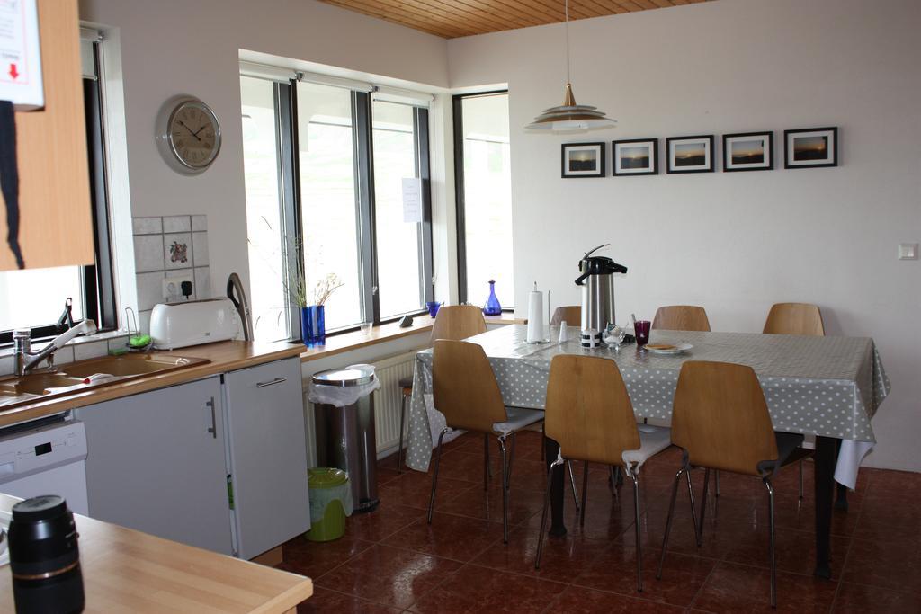 Guesthouse Gimbur Reykjarholl Εξωτερικό φωτογραφία