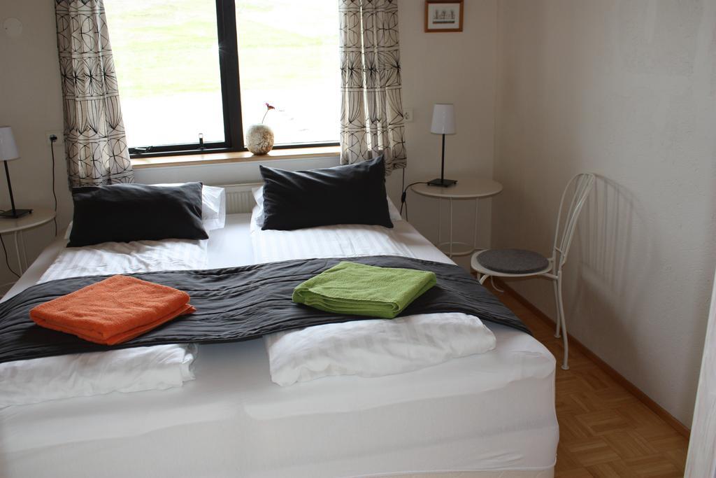Guesthouse Gimbur Reykjarholl Εξωτερικό φωτογραφία
